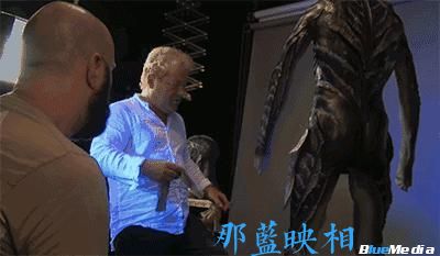 电影:奥斯卡最佳影片《水形物语》揭秘之人鱼特效化妆(图14) 电影:奥斯卡最佳影片《水形物语》揭秘之人鱼特效化妆(图14)